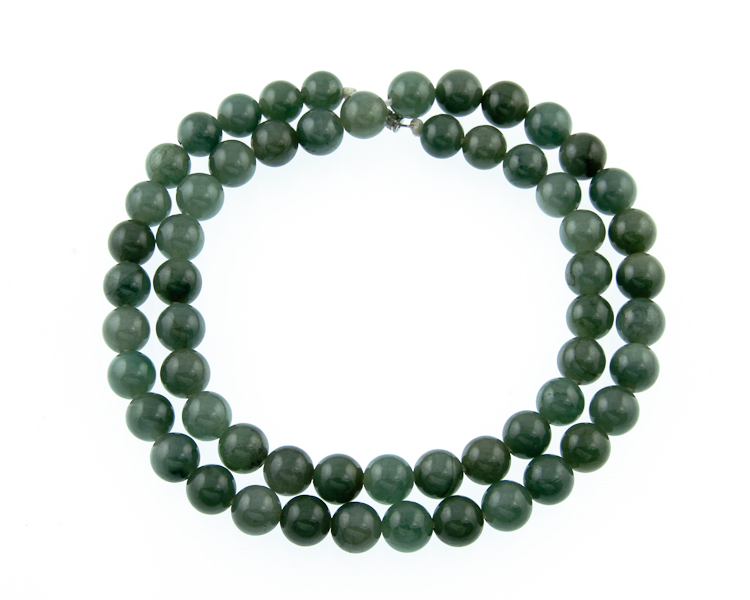 Jadeite (type-A) bead necklace - Click Image to Close