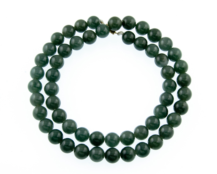 Jadeite (type-A) bead necklace - Click Image to Close