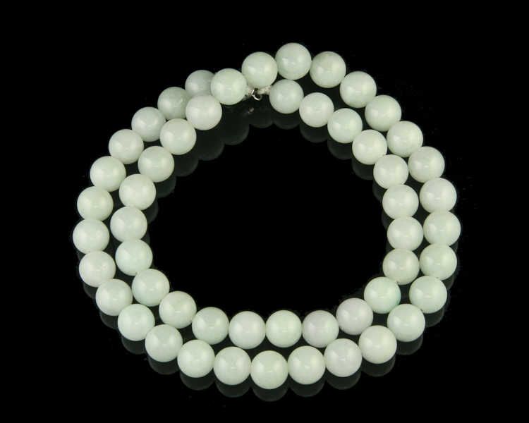 Jadeite (type-A) bead necklace - Click Image to Close