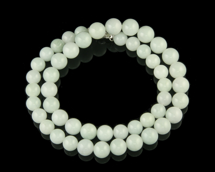 Jadeite (type-A) bead necklace - Click Image to Close