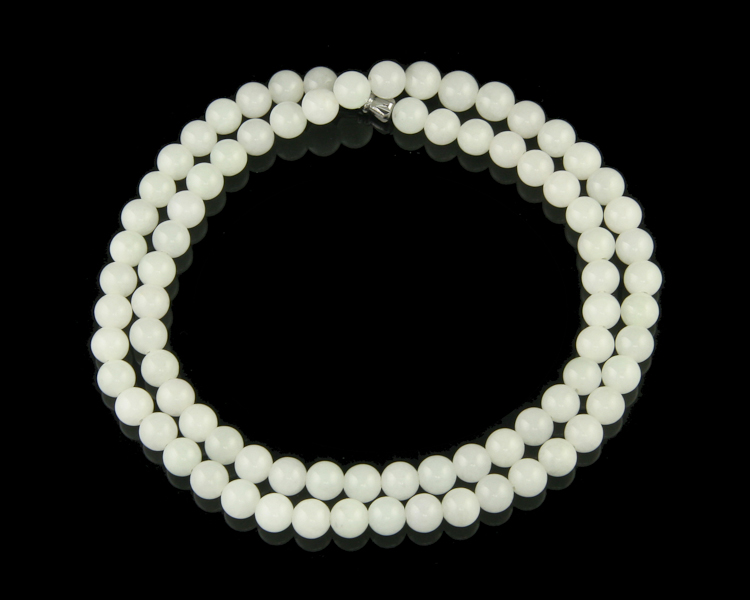 Jadeite (type-A) bead necklace - Click Image to Close