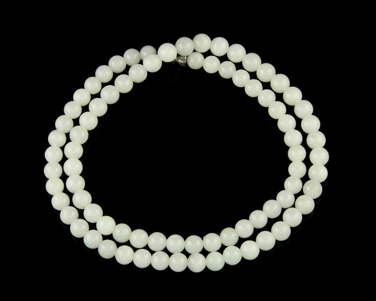 Jadeite (type-A) bead necklace - Click Image to Close