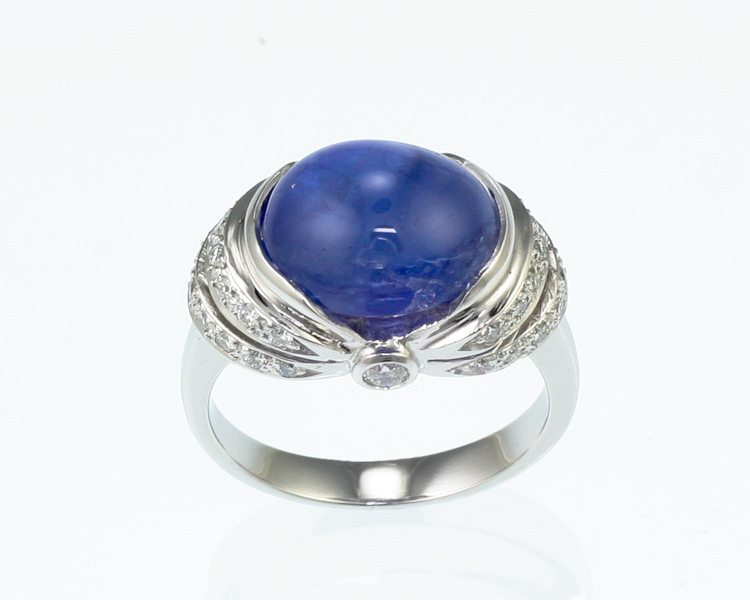 Blue sapphire and diamond ring - Click Image to Close