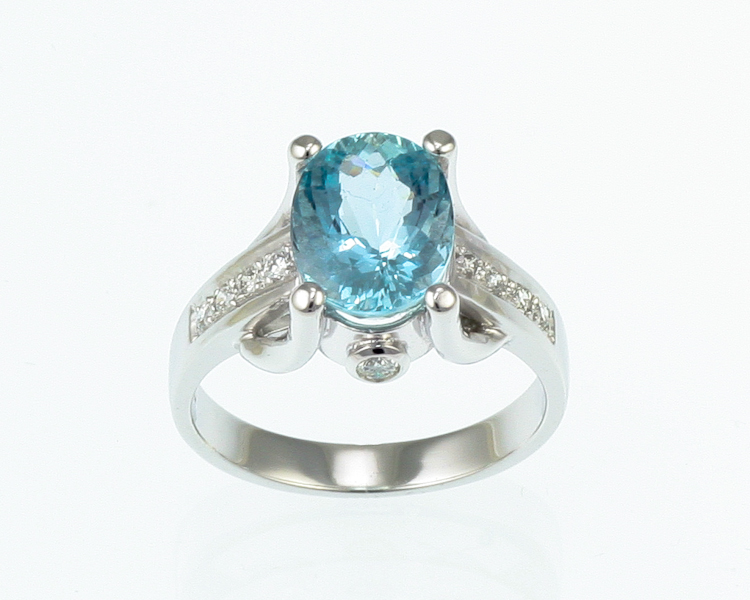 Aquamarine and diamond ring - Click Image to Close