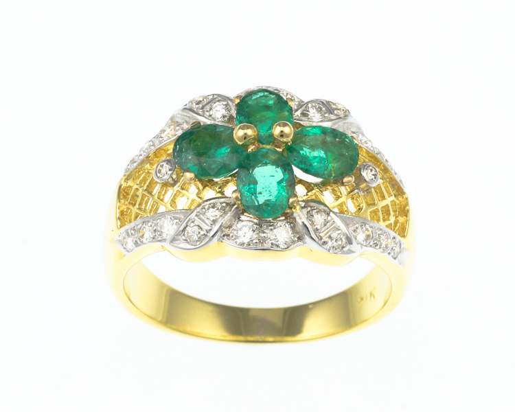 Emerald and diamond ring - Click Image to Close