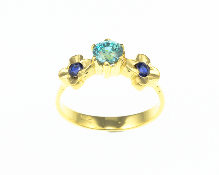 Blue sapphire and zircon ring - Click Image to Close