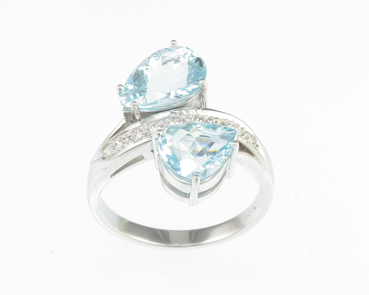 Aquamarine and diamond ring - Click Image to Close