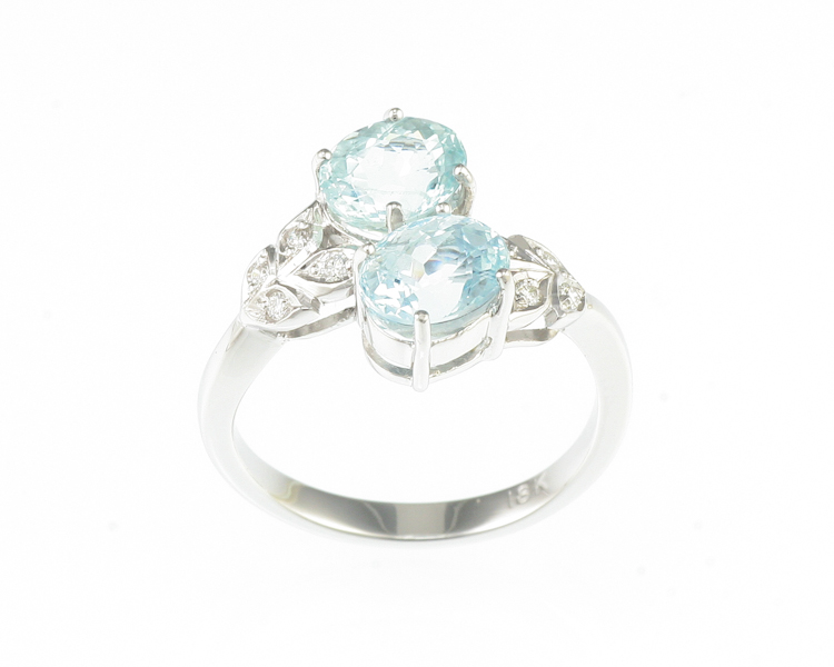 Aquamarine and diamond ring - Click Image to Close