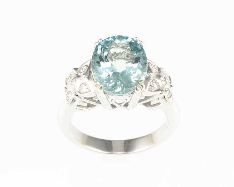 Aquamarine and diamond ring - Click Image to Close