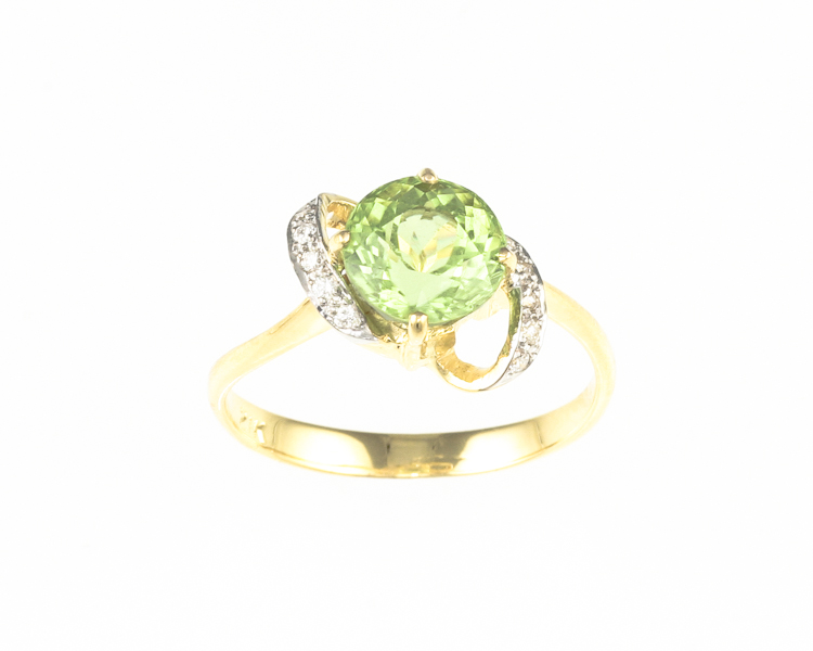 Peridot and diamond ring - Click Image to Close