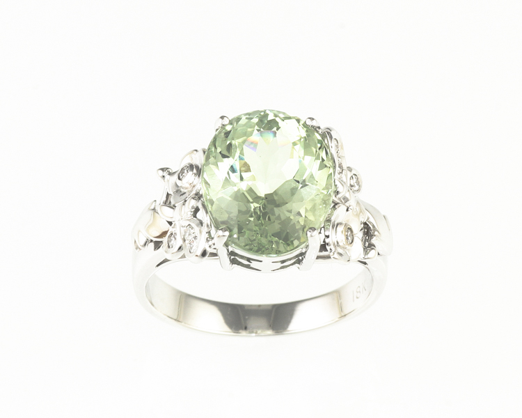 Aquamarine and diamond ring - Click Image to Close