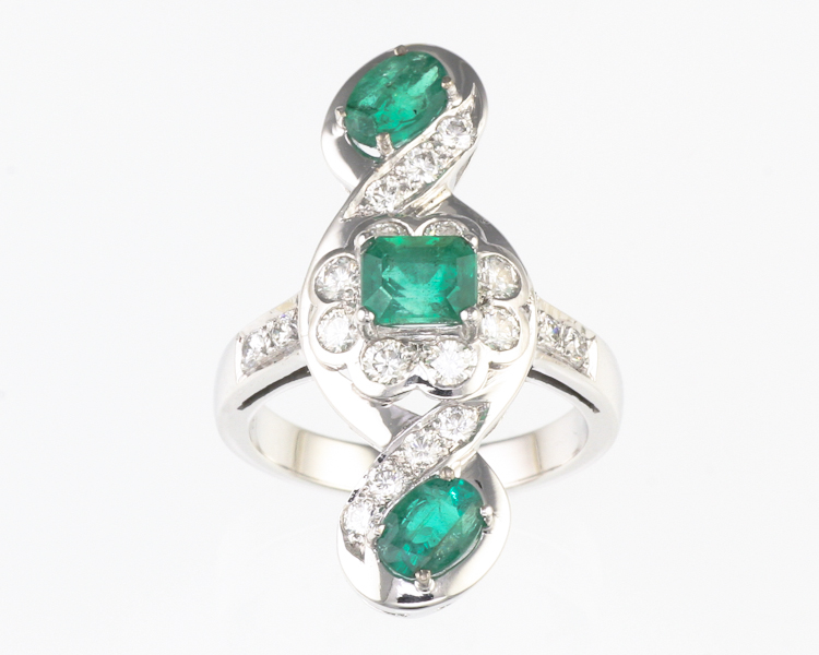 Emerald and diamond ring - Click Image to Close