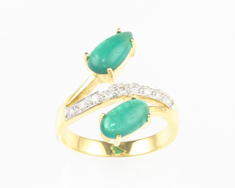 Emerald and diamond ring - Click Image to Close