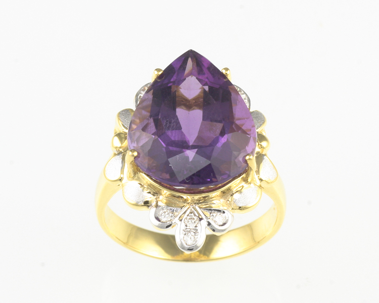 Amethyst and diamond ring - Click Image to Close