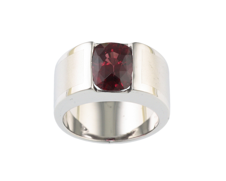 Garnet ring - Click Image to Close