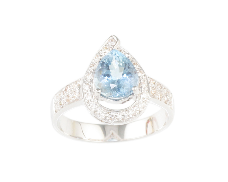 Aquamarine and diamond ring - Click Image to Close