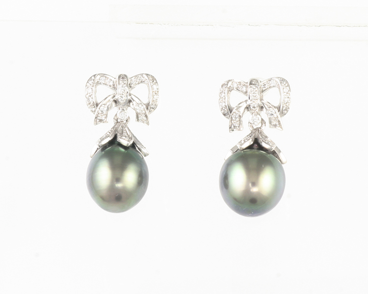 South sea pearl and diamond earrings - Click Image to Close