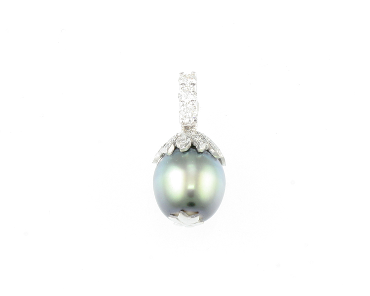 Pearl and diamond pendant - Click Image to Close