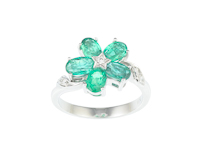 Emerald and diamond ring