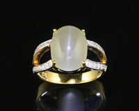 Aquamarine cat's eye and diamond ring