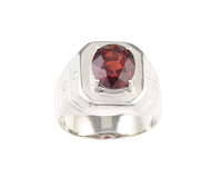 Spinel and diamond ring