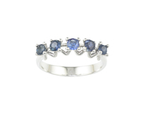 Blue sapphire ring