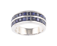 Blue sapphire ring