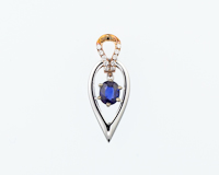 Blue sapphire and diamond pendant