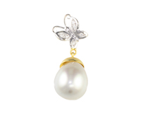 Pearl and diamond pendant